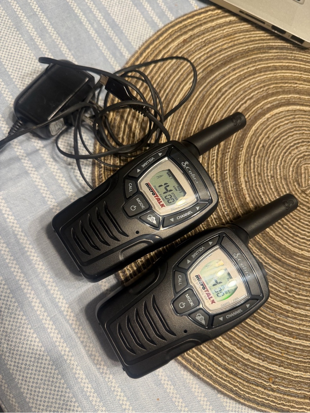 Pair of Cobra microTALK CXT395  2 Way Radio Walkie Talkie